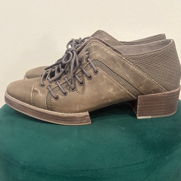 Kelsi Dagger Khaki Lace-Up Ankle Boots - Picture 6 of 6